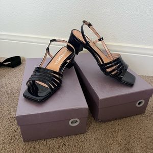 Showforest navy sandals